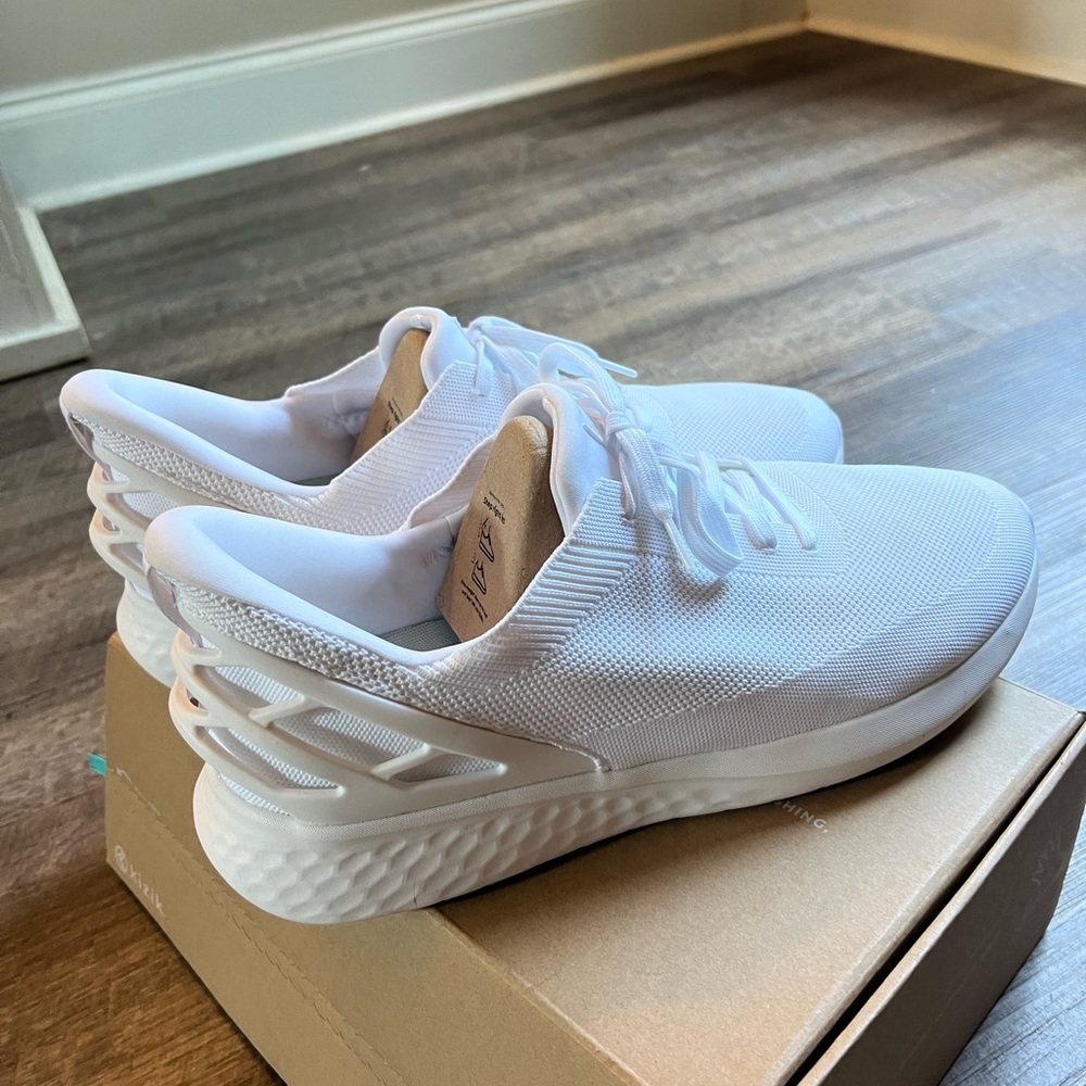 Mens Kizik White Size 15 Wide
